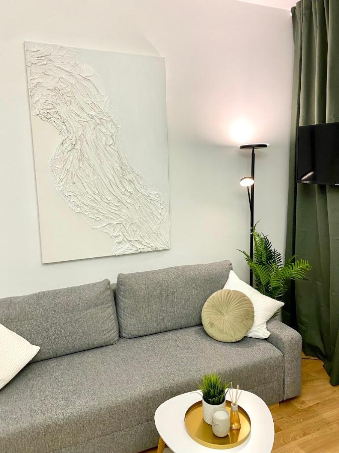 Brand New Design Emerald - Old Town A/c Apartman Pozsony