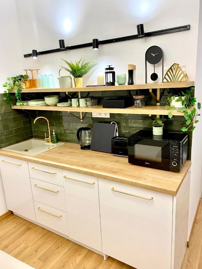 Brand New Design Emerald - Old Town A/c Apartman